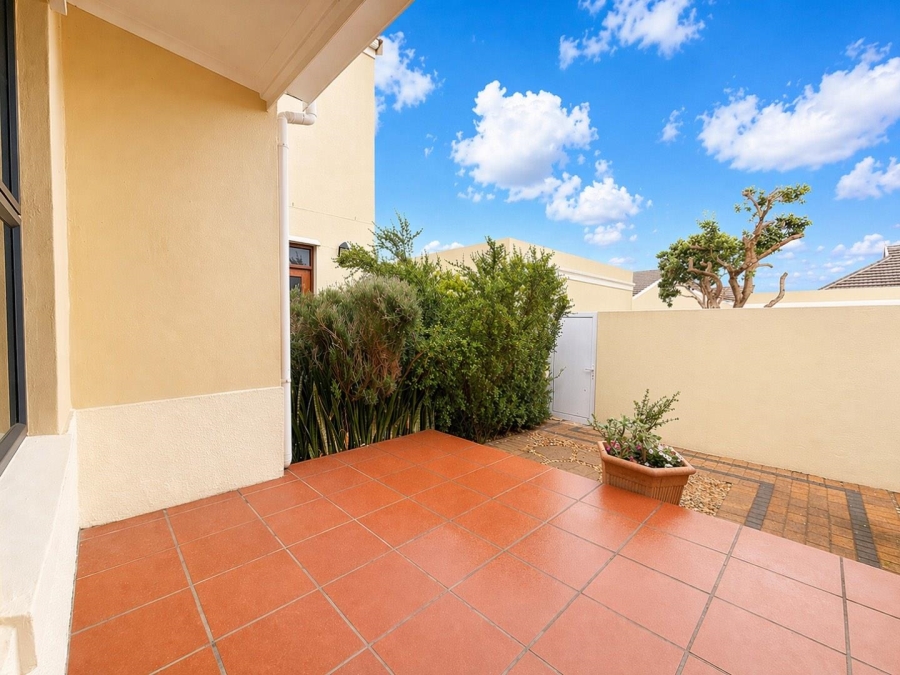 2 Bedroom Property for Sale in Royal Ascot Western Cape